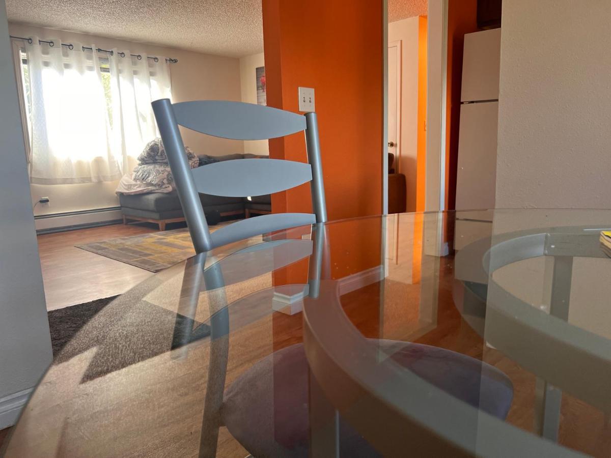 Lovely Two Bedroom, Minutes Away From Downtown أنكوراج المظهر الخارجي الصورة